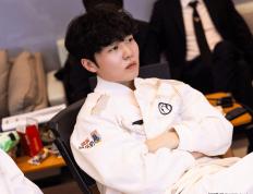 JN体育-Rookie连续二十场比赛得分超过精彩发挥，G2挑战极限！的简单介绍