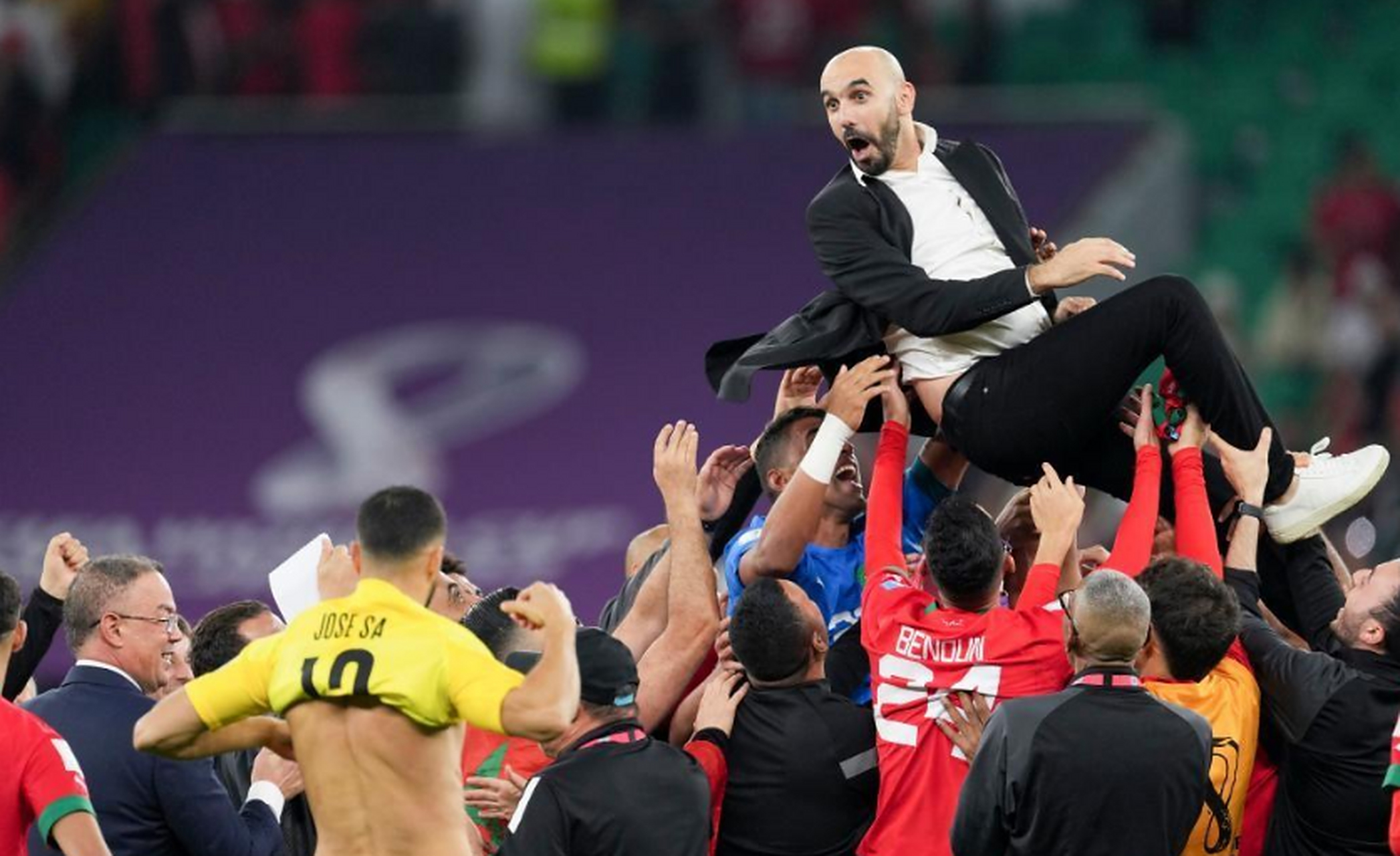 江南体育-包含莱万多夫斯基爆冷击败快船，大胜引爆全场！的词条