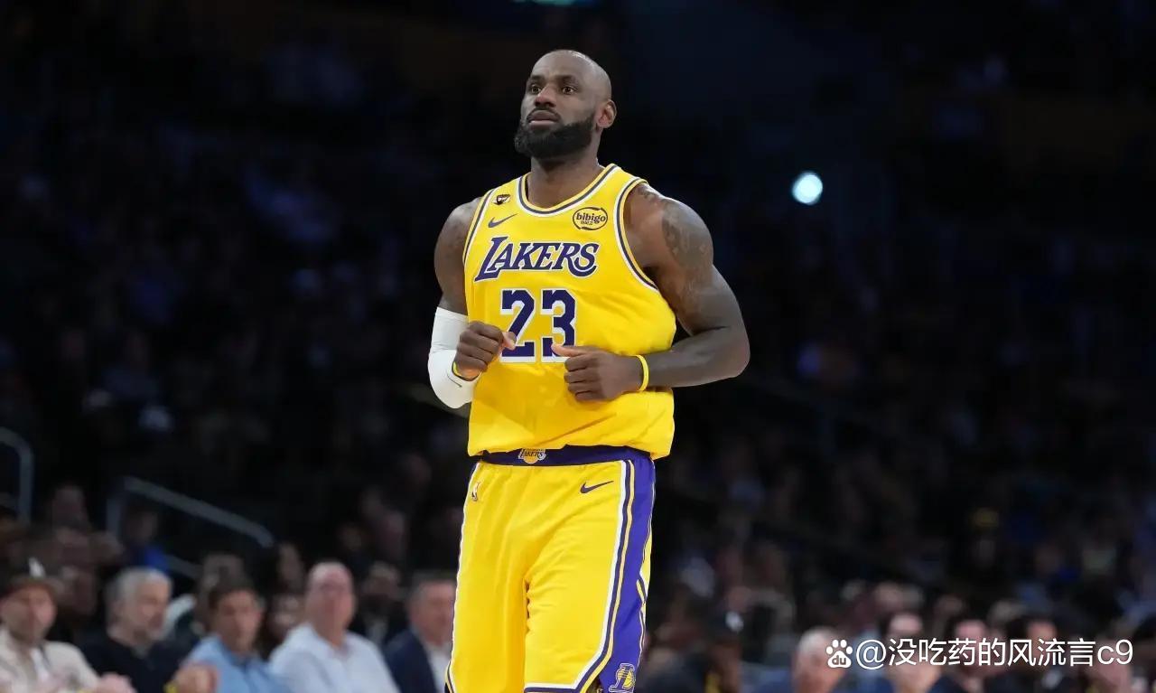江南体育-詹姆斯在C9比赛中突破纪录，战术调整引发热议！的简单介绍