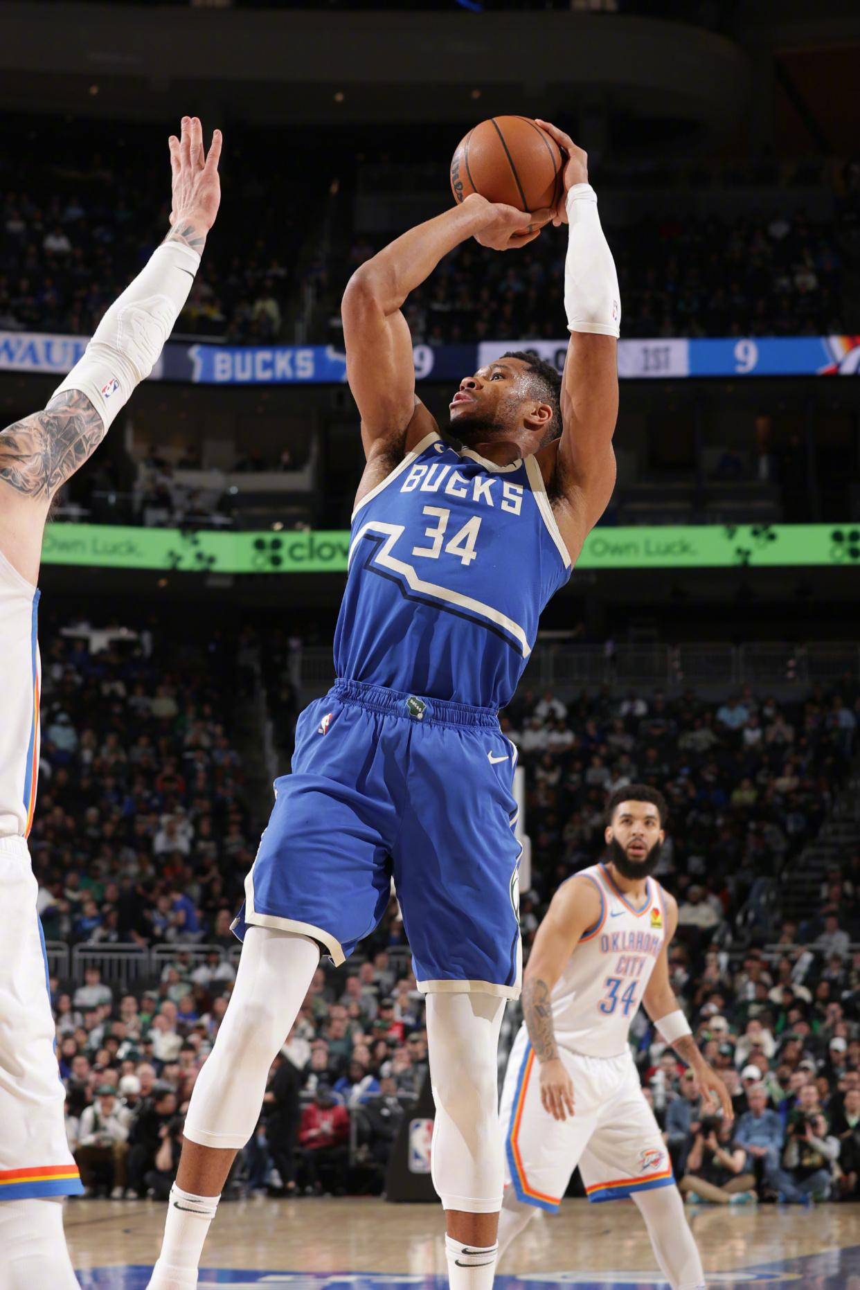 JN体育- 字母哥同年新秀 